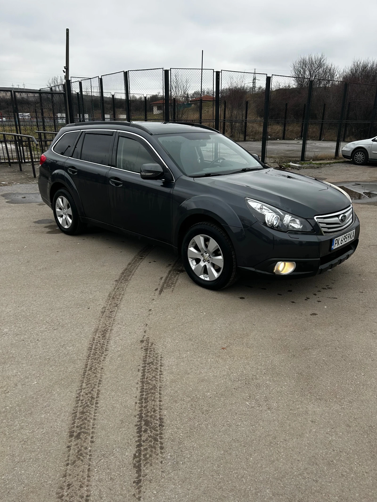 Subaru Outback, снимка 3 - Автомобили и джипове - 56184079