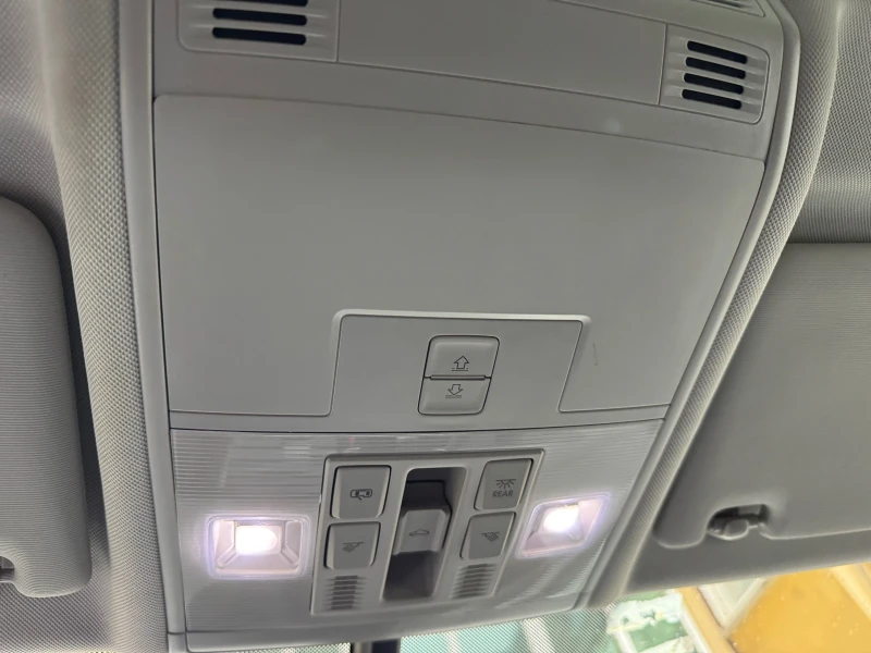 VW Tiguan, снимка 11 - Автомобили и джипове - 52573414