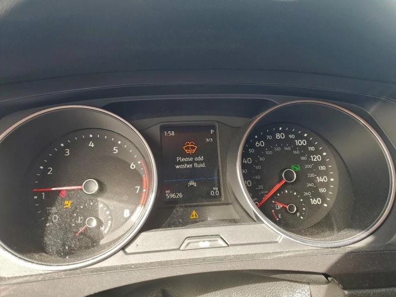 VW Tiguan 2.0T SE FWD, снимка 9 - Автомобили и джипове - 53278159