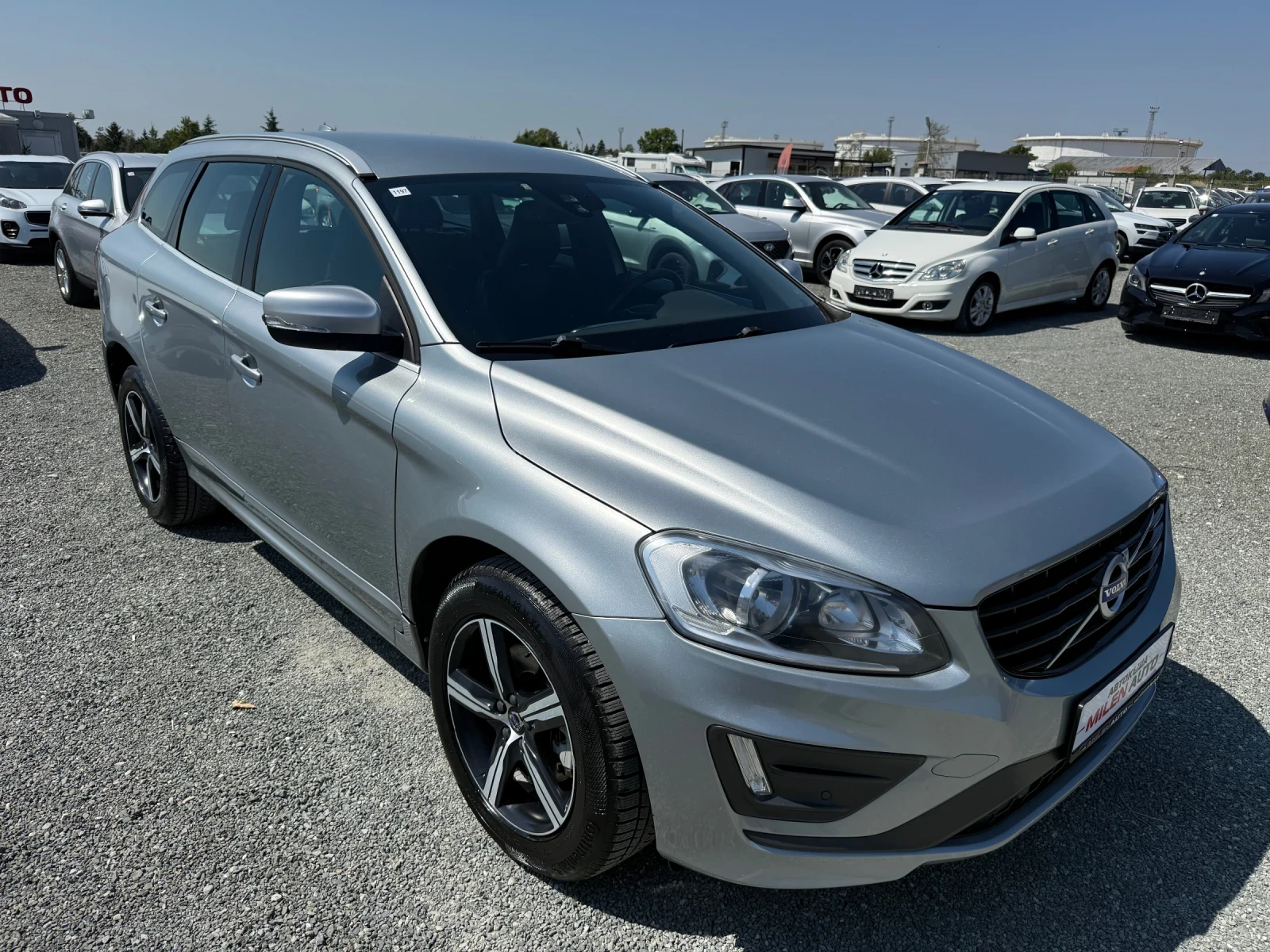 Volvo XC60 (KATO НОВА)^(R-DESIGN) - изображение 3