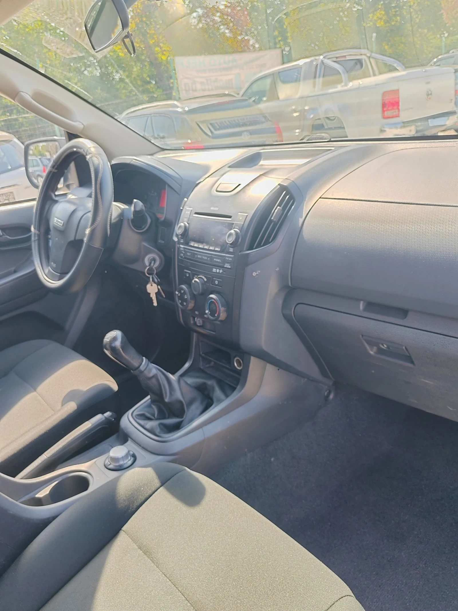 Isuzu D-max 2.5, 165..   | Mobile.bg   11