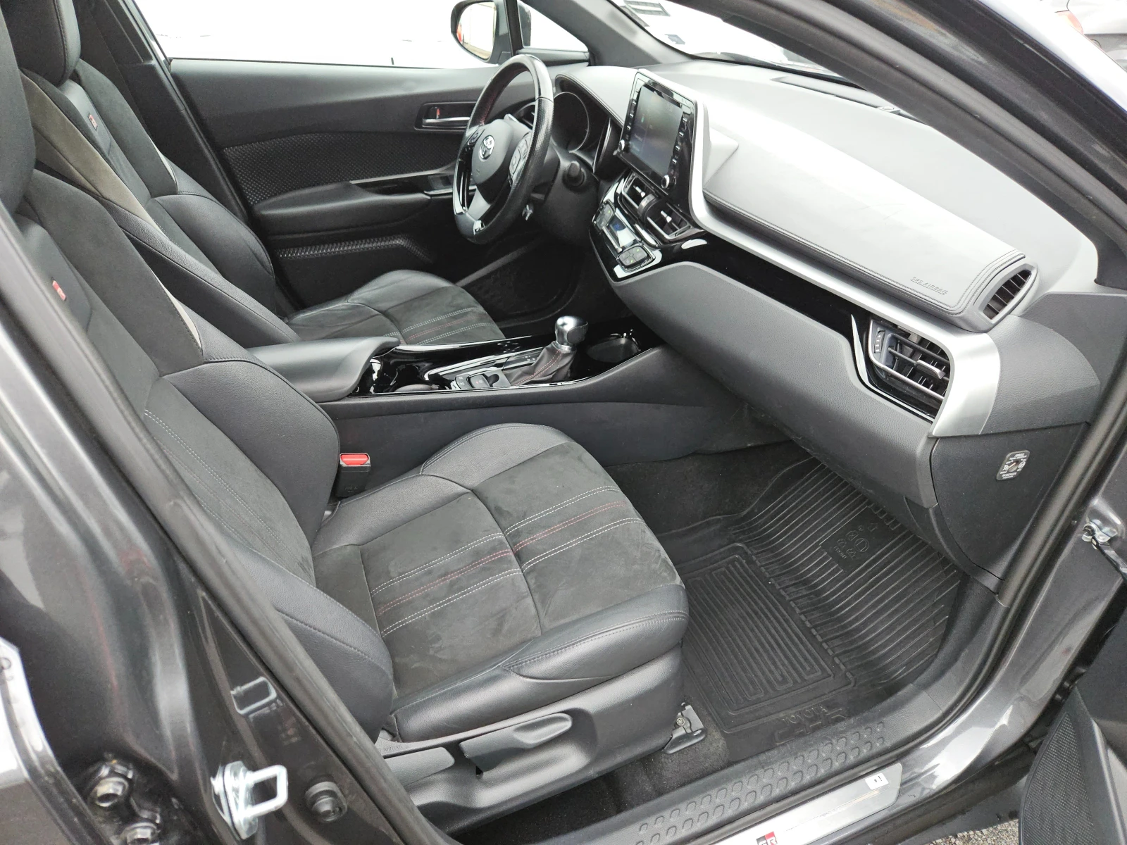 Toyota C-HR 2.0Hibrid/GR-Sport/CARPLAY/// | Mobile.bg   14