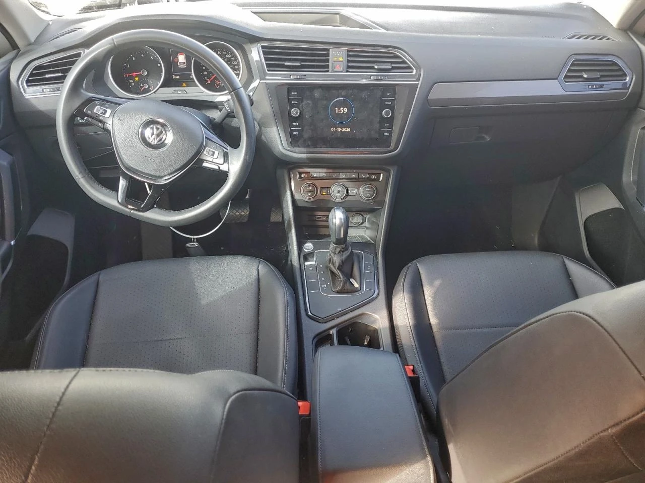 VW Tiguan 2.0T SE FWD - изображение 8