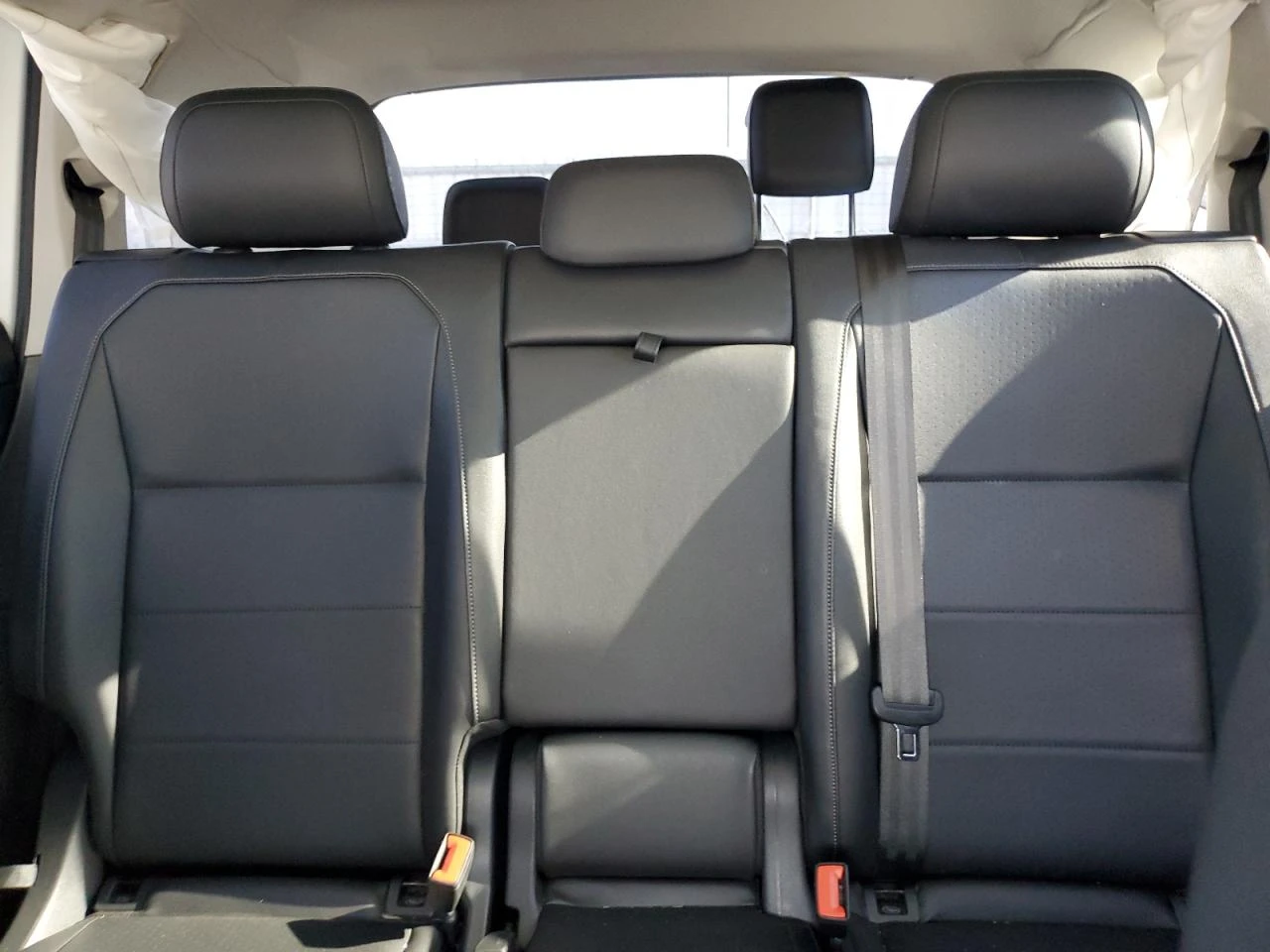 VW Tiguan 2.0T SE FWD - изображение 10