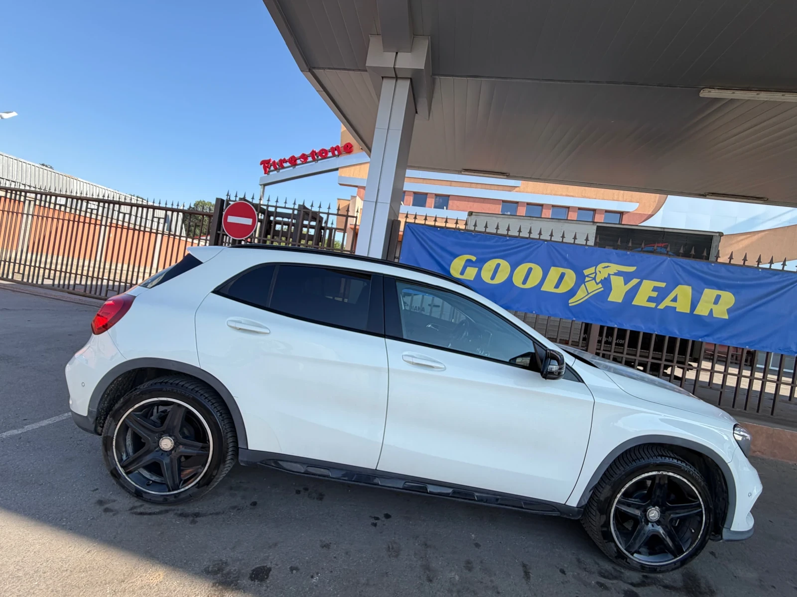 Mercedes-Benz GLA 220 FACE* AMG* ПАНОРАМА* БЯЛ* КАМЕРА, снимка 4 - Автомобили и джипове - 55063025
