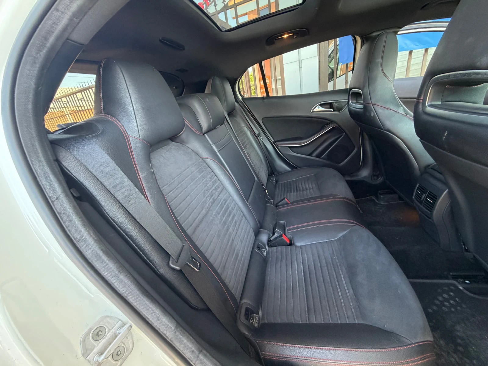 Mercedes-Benz GLA 220 FACE* AMG* ПАНОРАМА* БЯЛ* КАМЕРА, снимка 9 - Автомобили и джипове - 55063025