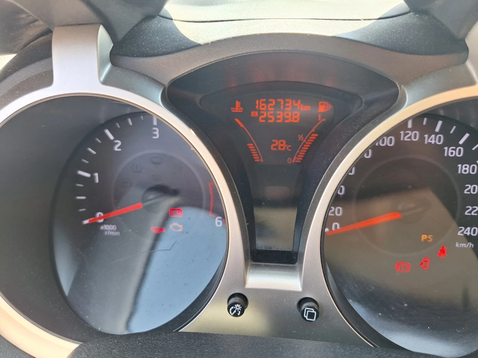 Nissan Juke, снимка 8 - Автомобили и джипове - 55477343