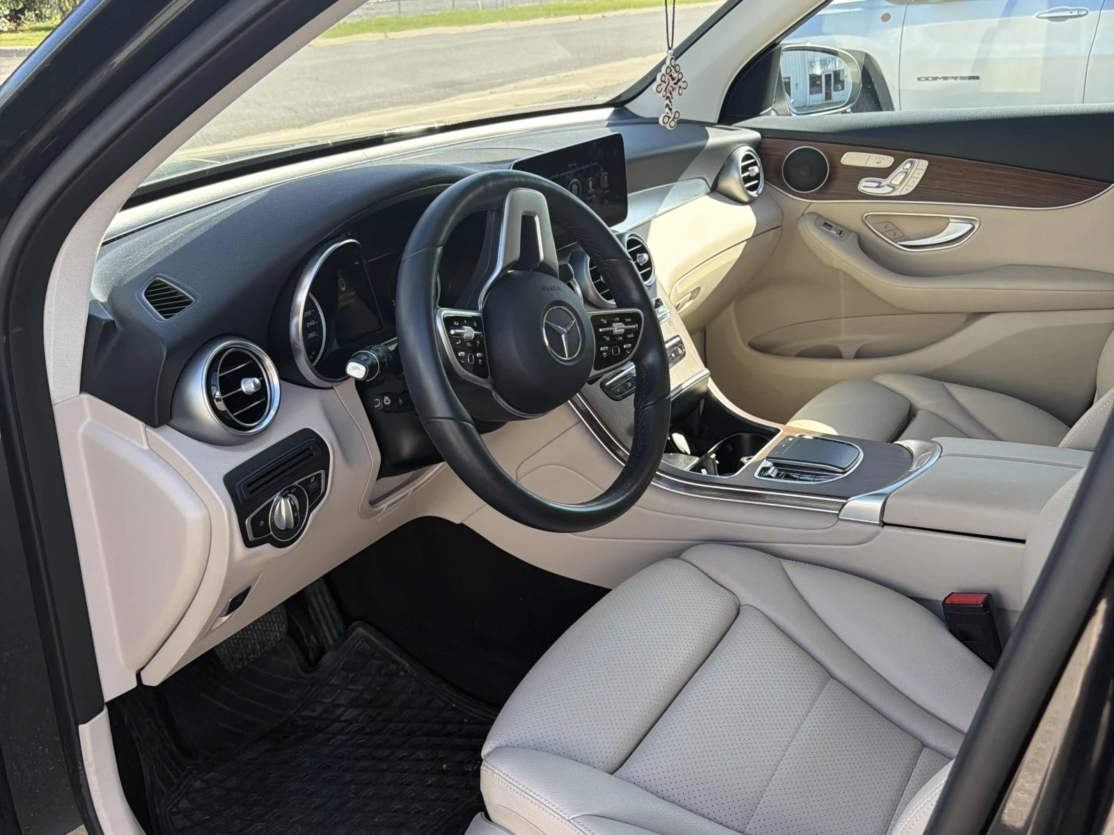 Mercedes-Benz GLC 300, снимка 5 - Автомобили и джипове - 55721236