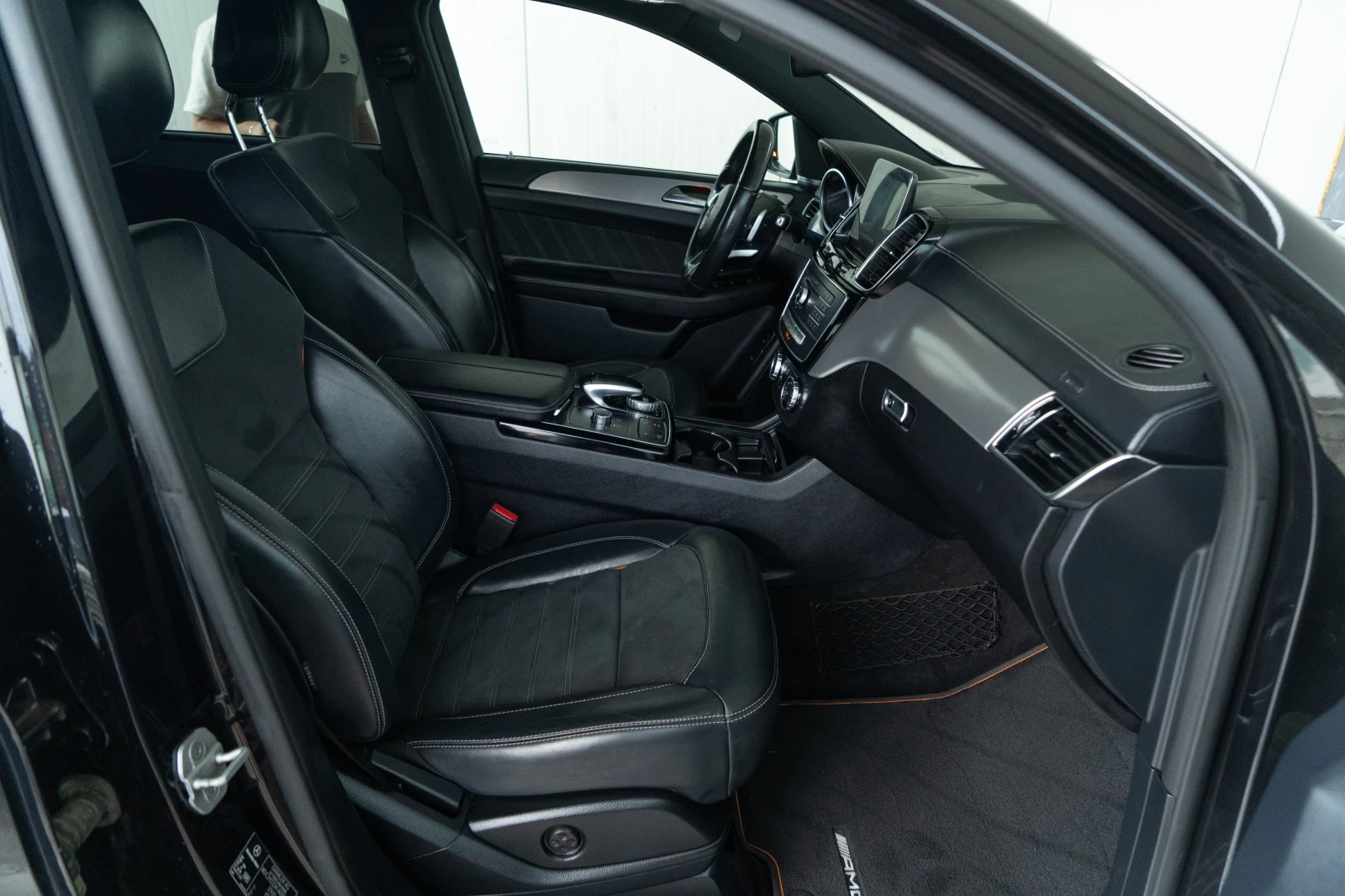 Mercedes-Benz GLE 350 ORANGE ART EDITION = 4MATIC = TOP = ЛИЗИНГ, снимка 11 - Автомобили и джипове - 55833255