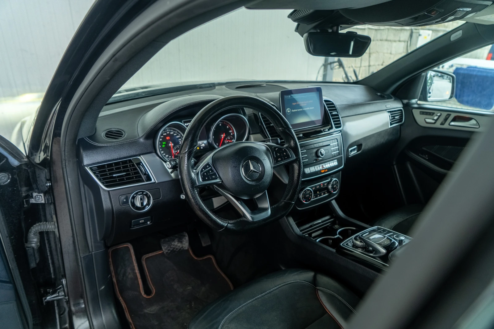 Mercedes-Benz GLE 350 ORANGE ART EDITION = 4MATIC = TOP = ЛИЗИНГ, снимка 8 - Автомобили и джипове - 55833255