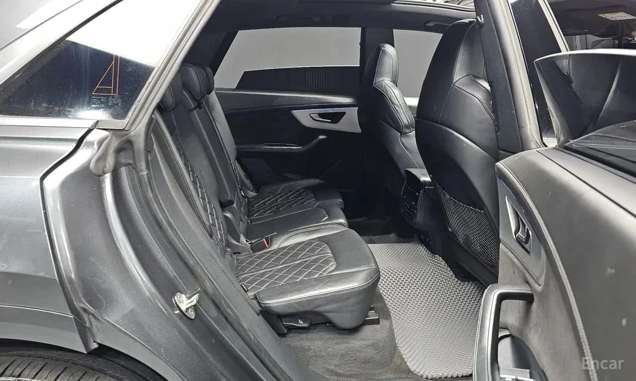 Audi Q8, снимка 11 - Автомобили и джипове - 56710678