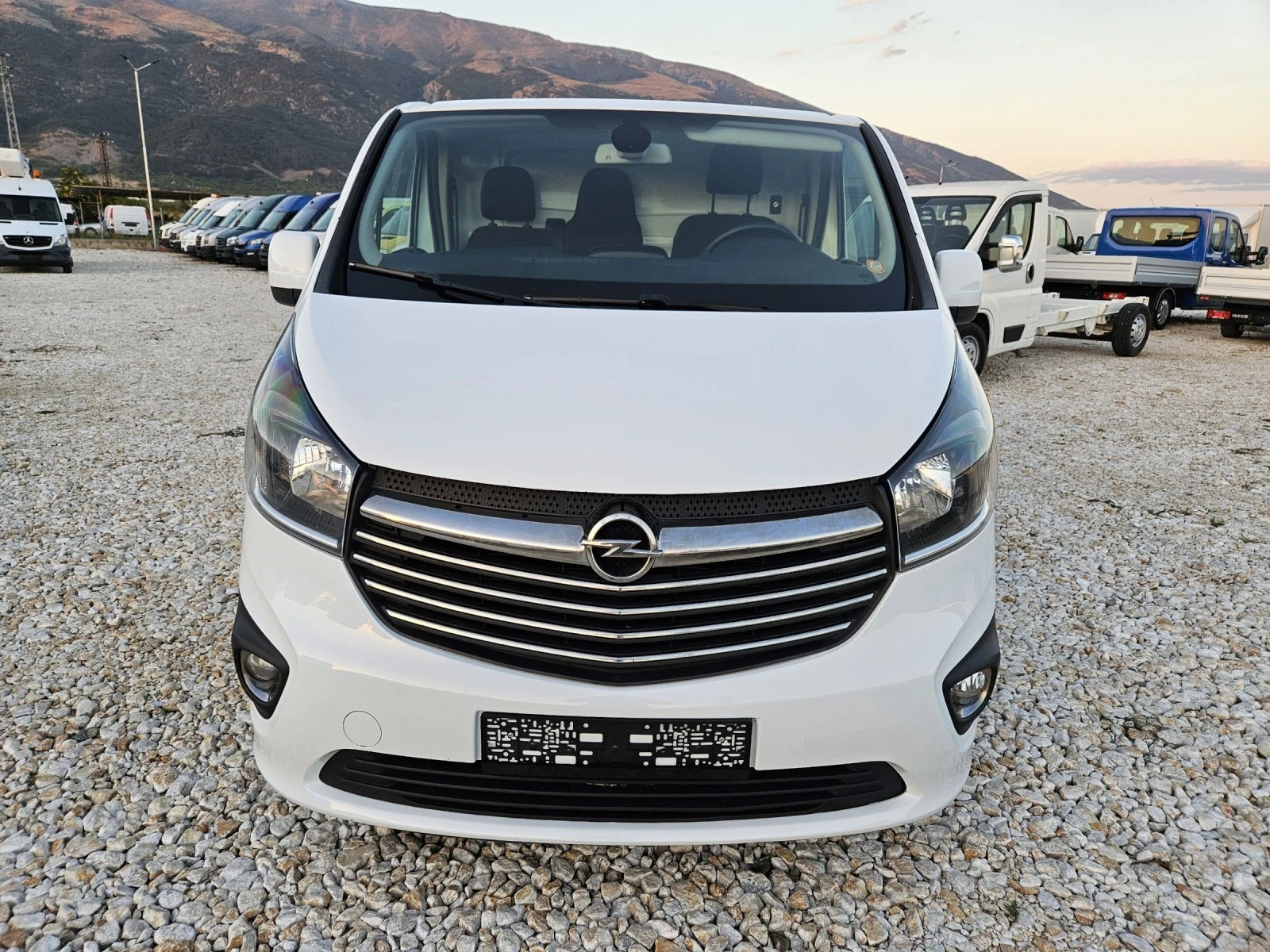 Opel Vivaro Евро 6, Клима , ДВЕ странични врати - изображение 8