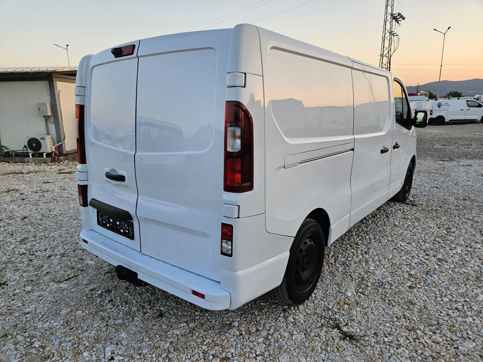 Opel Vivaro Евро 6, Клима , ДВЕ странични врати - изображение 5