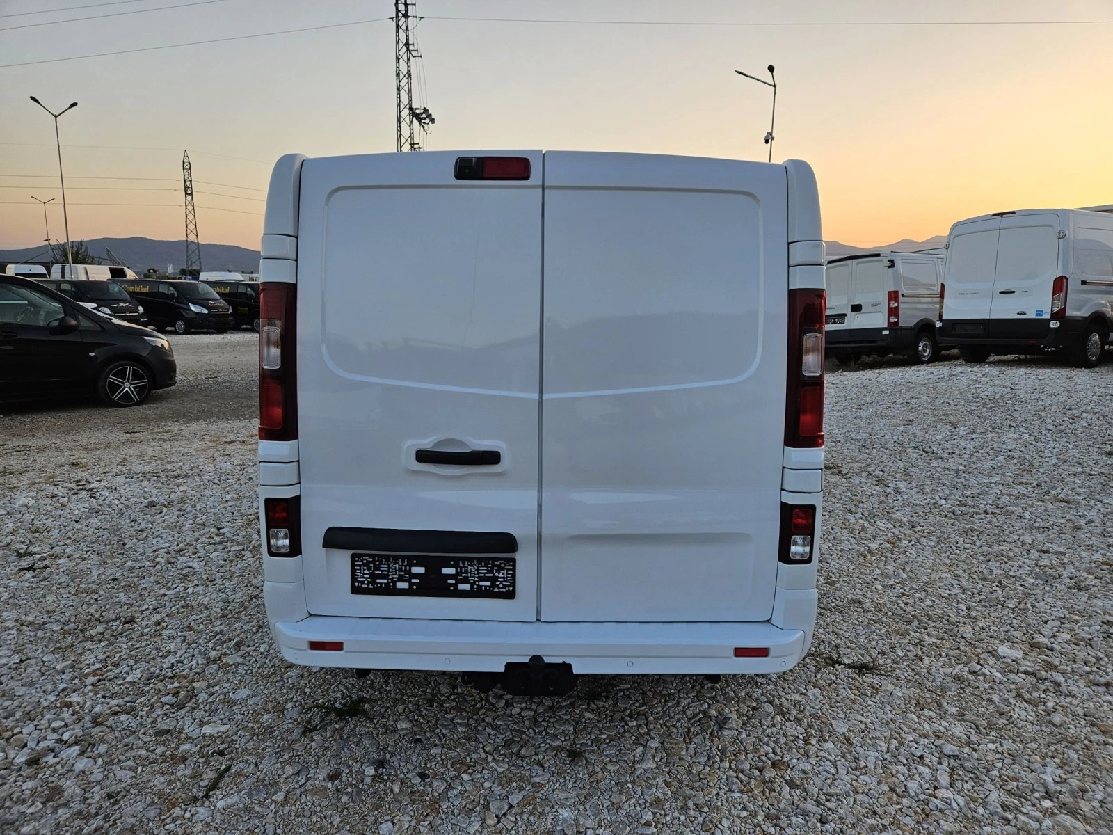 Opel Vivaro Евро 6, Клима , ДВЕ странични врати - изображение 4