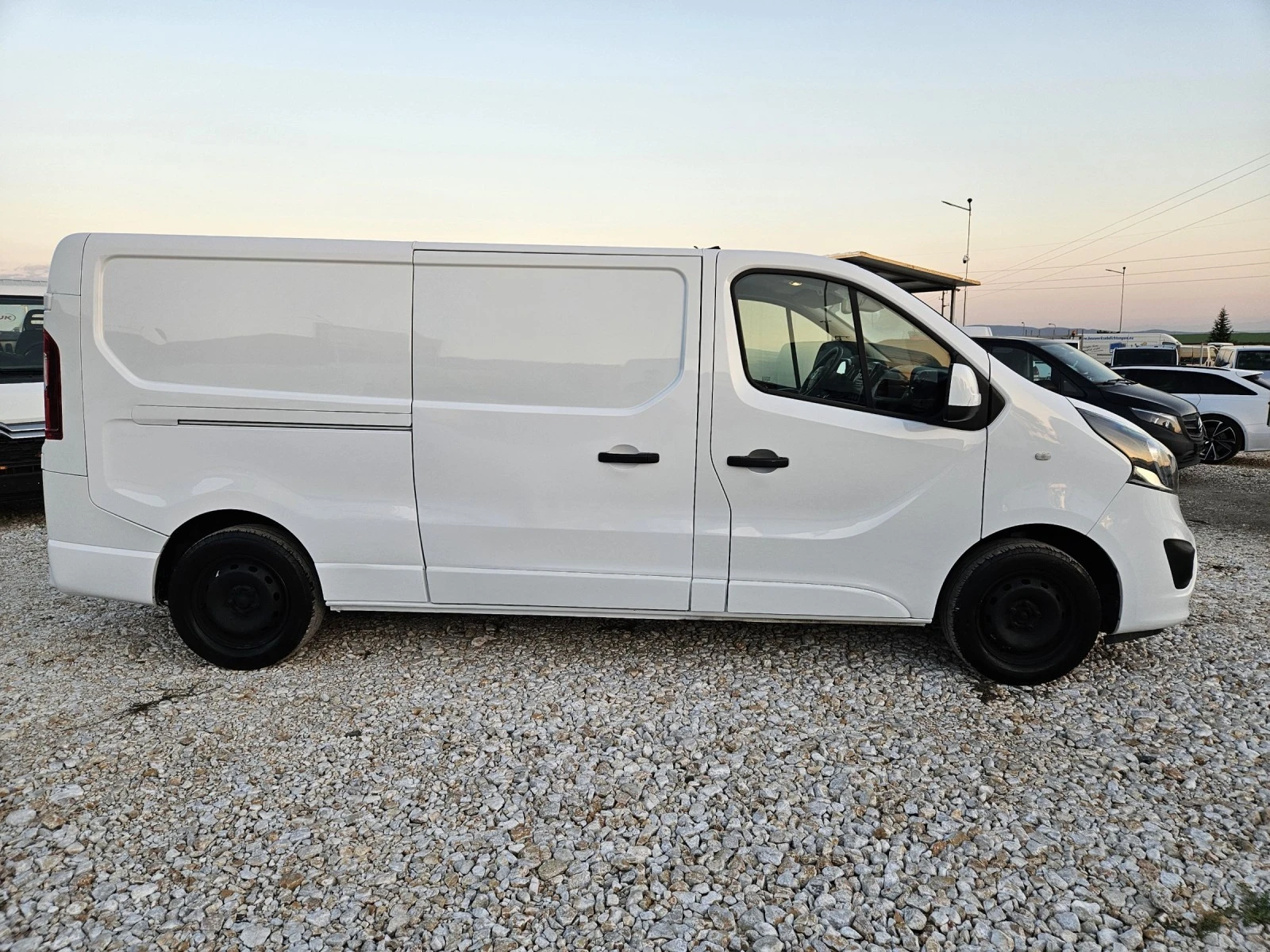 Opel Vivaro Евро 6, Клима , ДВЕ странични врати - изображение 6