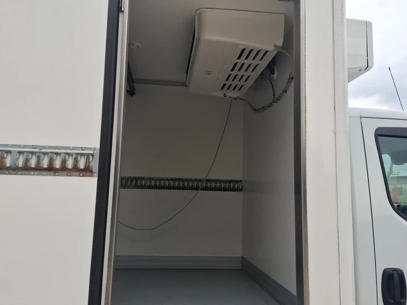 Iveco Daily Euro6B/220V/Климатик, снимка 11 - Камиони - 52139143