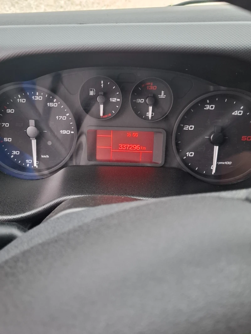 Iveco Daily Euro6B/220V/Климатик, снимка 8 - Камиони - 52139143