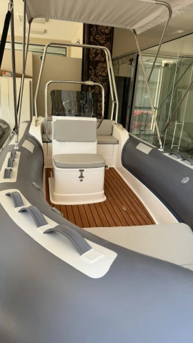 Надуваема лодка Ranieri luxury RIB, снимка 10