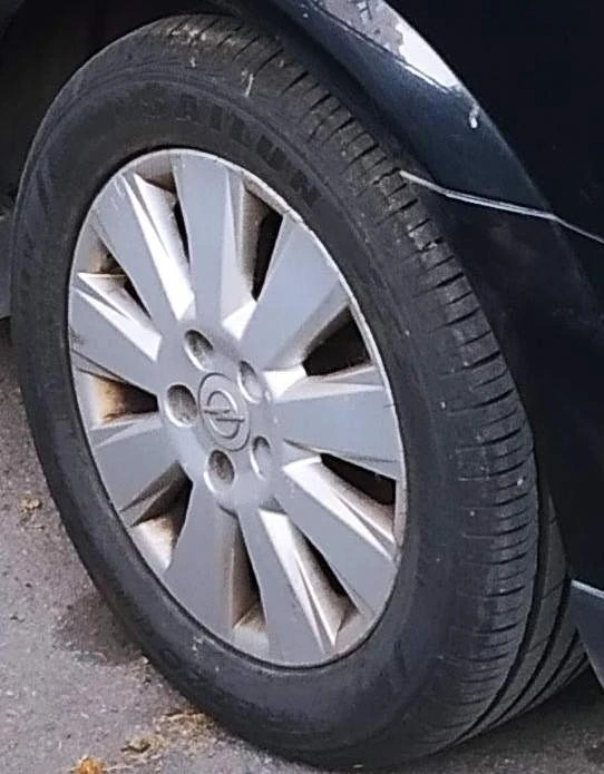 Гуми Летни 215/55R16, снимка 1 - Гуми и джанти - 46098697