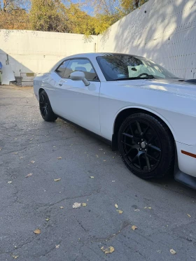 Dodge Challenger 5.7 Shaker, снимка 3