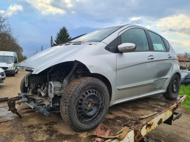 Mercedes-Benz A 200 авангард , снимка 1 - Автомобили и джипове - 48331698