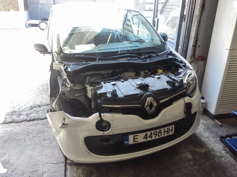 Renault Twingo 1.0i, снимка 3 - Автомобили и джипове - 47441335