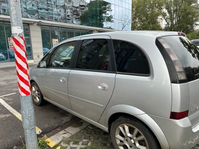 Opel Meriva, снимка 4 - Автомобили и джипове - 47642962