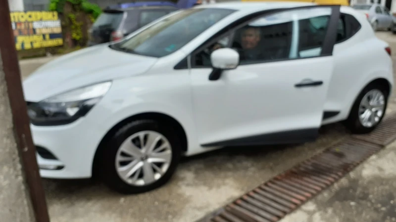 Renault Clio, снимка 1 - Автомобили и джипове - 48820035