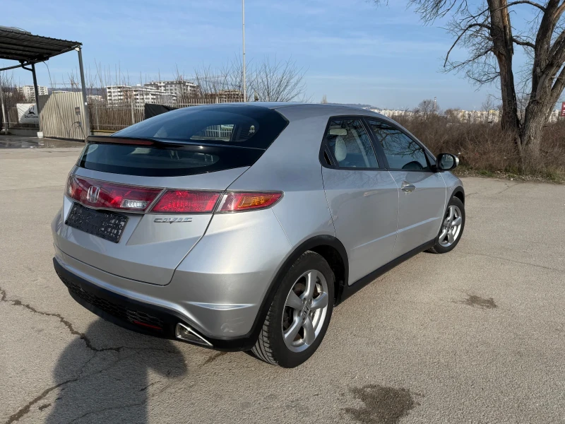 Honda Civic 1.8 i-VTEC, снимка 5 - Автомобили и джипове - 49292816