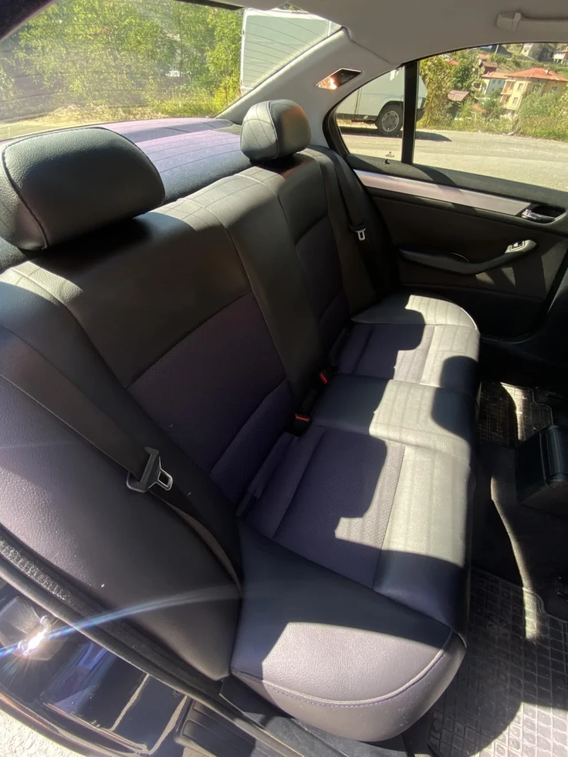 BMW 318, снимка 9 - Автомобили и джипове - 52517563