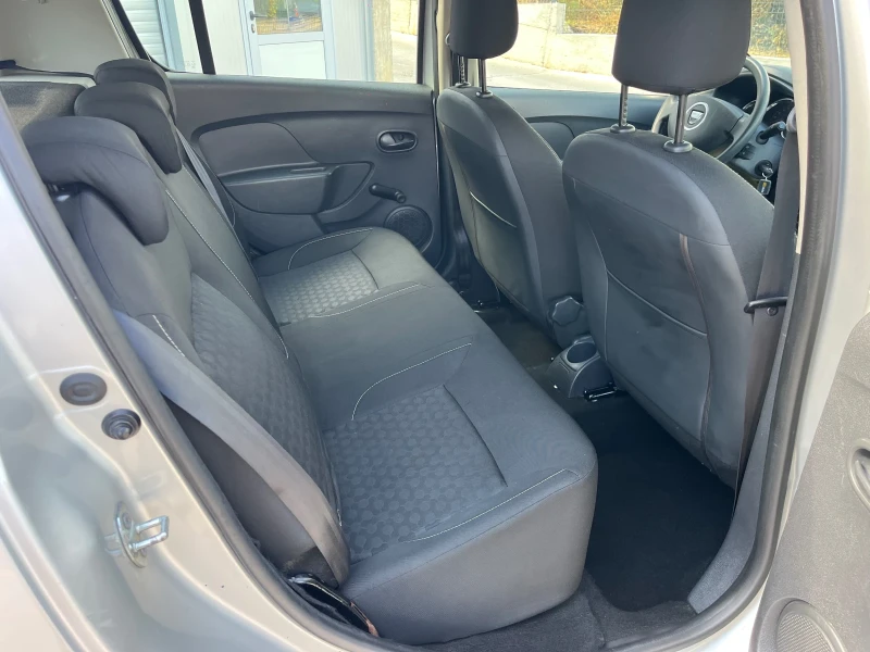 Dacia Sandero 1.5dci, снимка 11 - Автомобили и джипове - 51887563