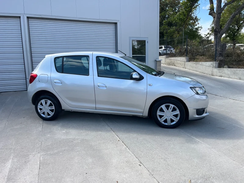 Dacia Sandero 1.5dci, снимка 4 - Автомобили и джипове - 51887563
