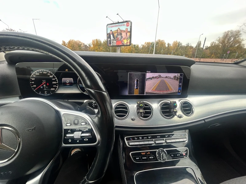 Mercedes-Benz E 200, снимка 9 - Автомобили и джипове - 52319279