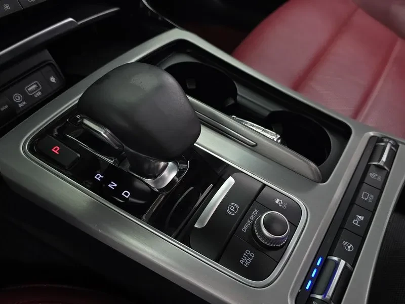 Kia Stinger 3.3 2WD GT - САМО 30% АВАНС , снимка 9 - Автомобили и джипове - 55998727