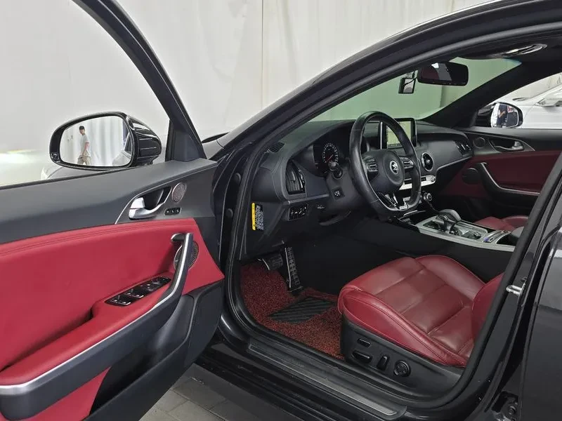 Kia Stinger 3.3 2WD GT - САМО 30% АВАНС , снимка 10 - Автомобили и джипове - 55998727