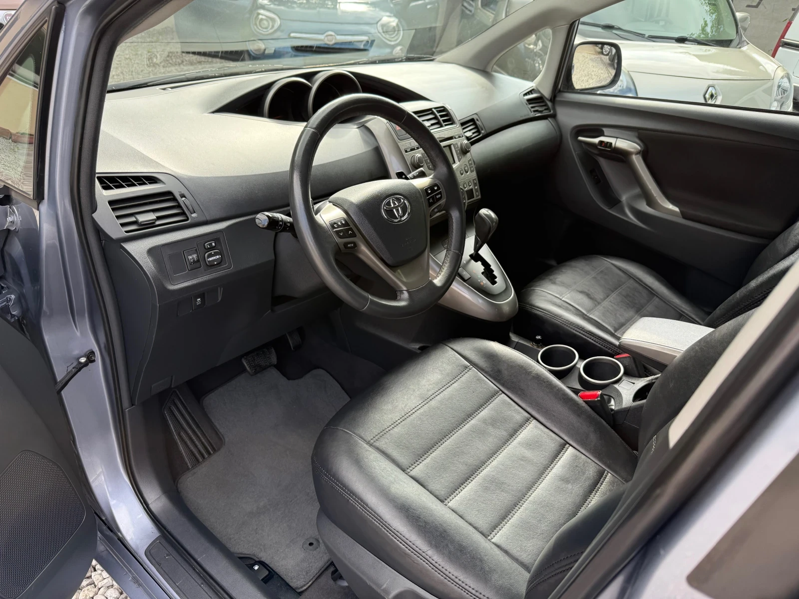 Toyota Verso 2.2D-Cat 150к.с. - АВТОМАТИК - 7места - ОТЛИЧНА! - изображение 8