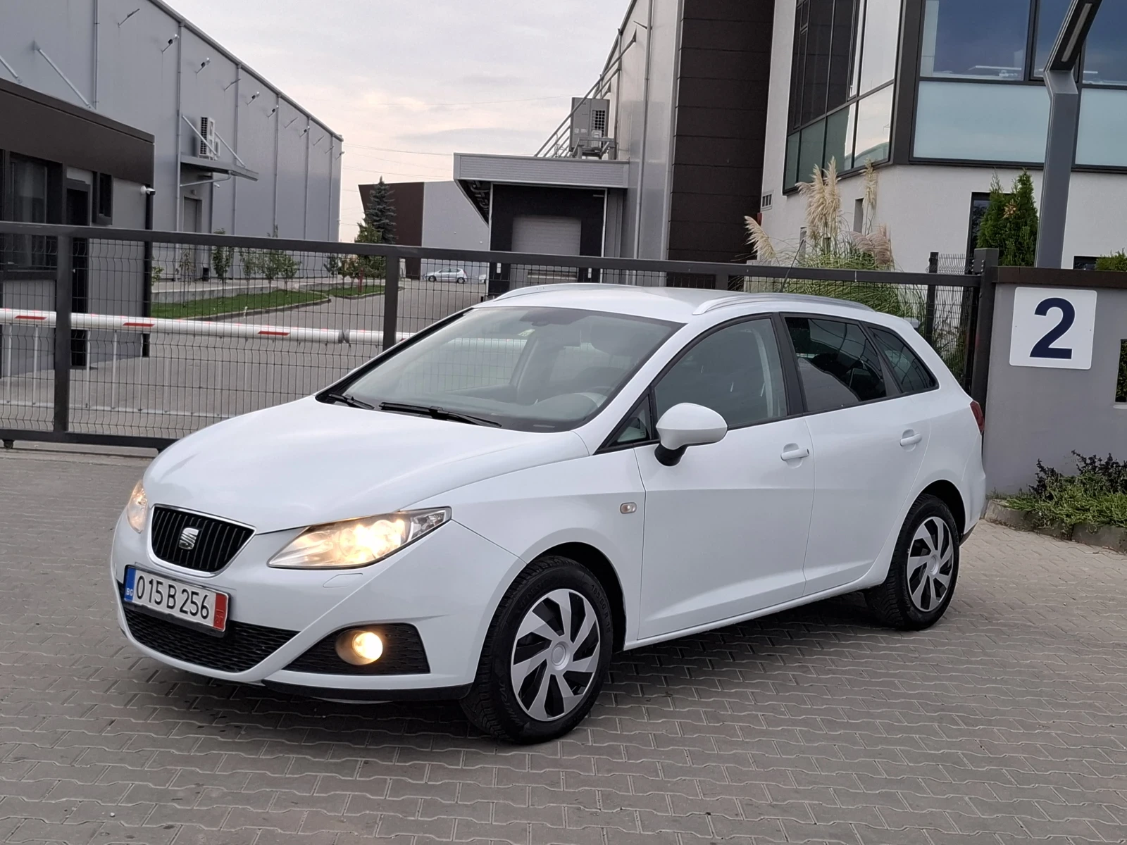 Seat Ibiza 1.6TDI* (90кс)* * HOB BHOC* *  - изображение 4