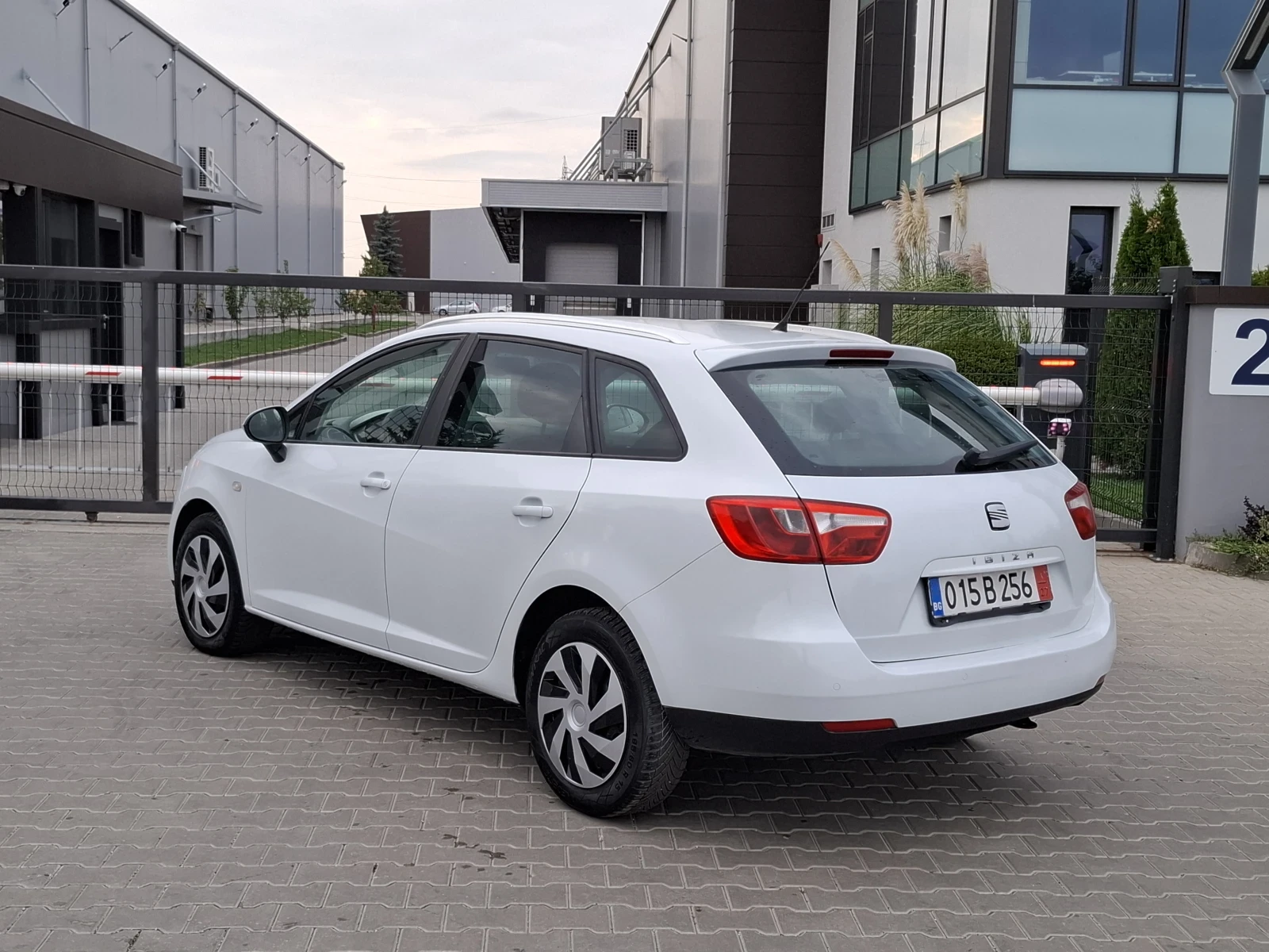 Seat Ibiza 1.6TDI* (90кс)* * HOB BHOC* *  - изображение 6