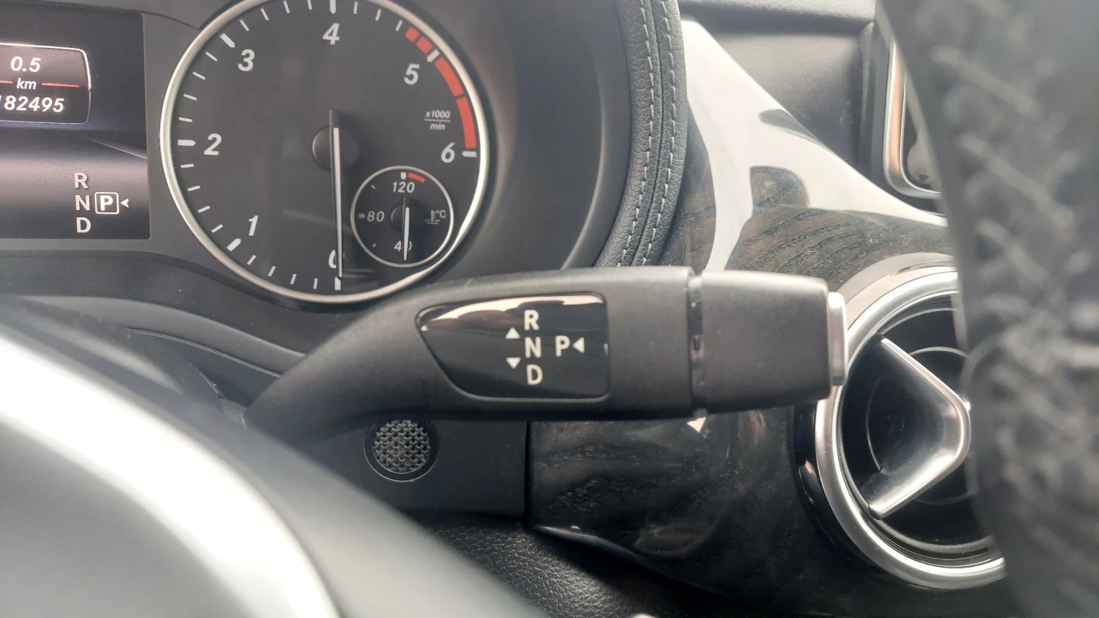 Mercedes-Benz B 220 170кс. ДИСТРОНИК АВТОМАТ ЛИЗИНГ, снимка 14 - Автомобили и джипове - 53506363