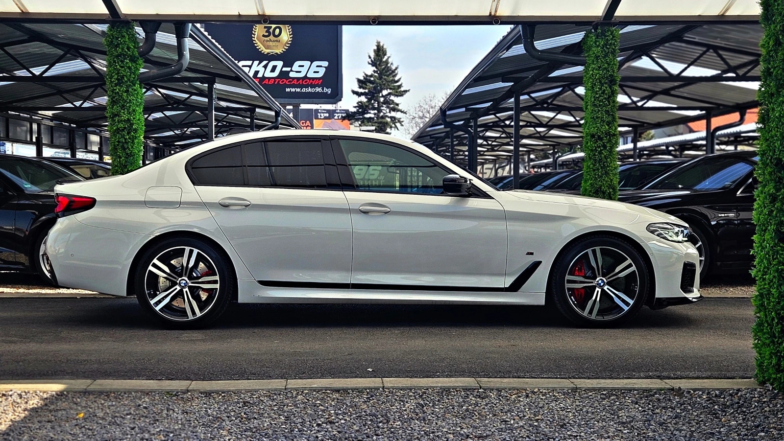 BMW 540 M/XD/ГАРАНЦИЯ/LASER/DISTR/HUD/ПОДГР/CAR PLAY/ВАКУМ, снимка 4 - Автомобили и джипове - 53707013