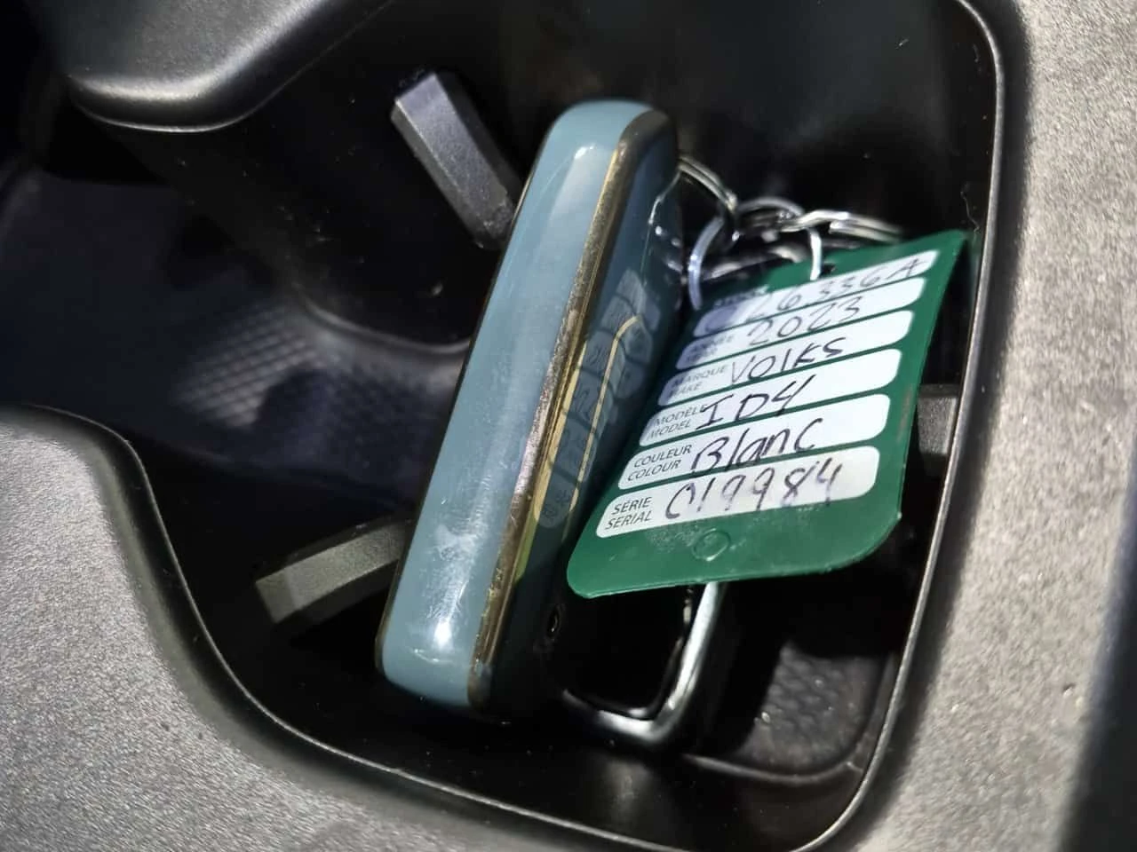 VW ID.4 PRO AWD * ПАНОРАМА* 2 КЛЮЧА* АМБИЕНТ* CARFAX * , снимка 8 - Автомобили и джипове - 53712899