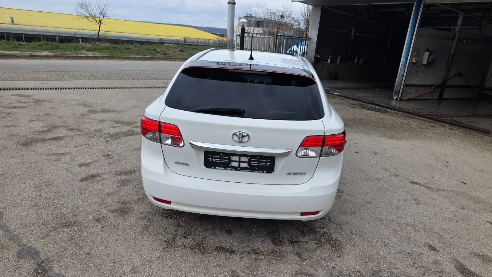 Toyota Avensis 2.0d, снимка 10 - Автомобили и джипове - 53906293