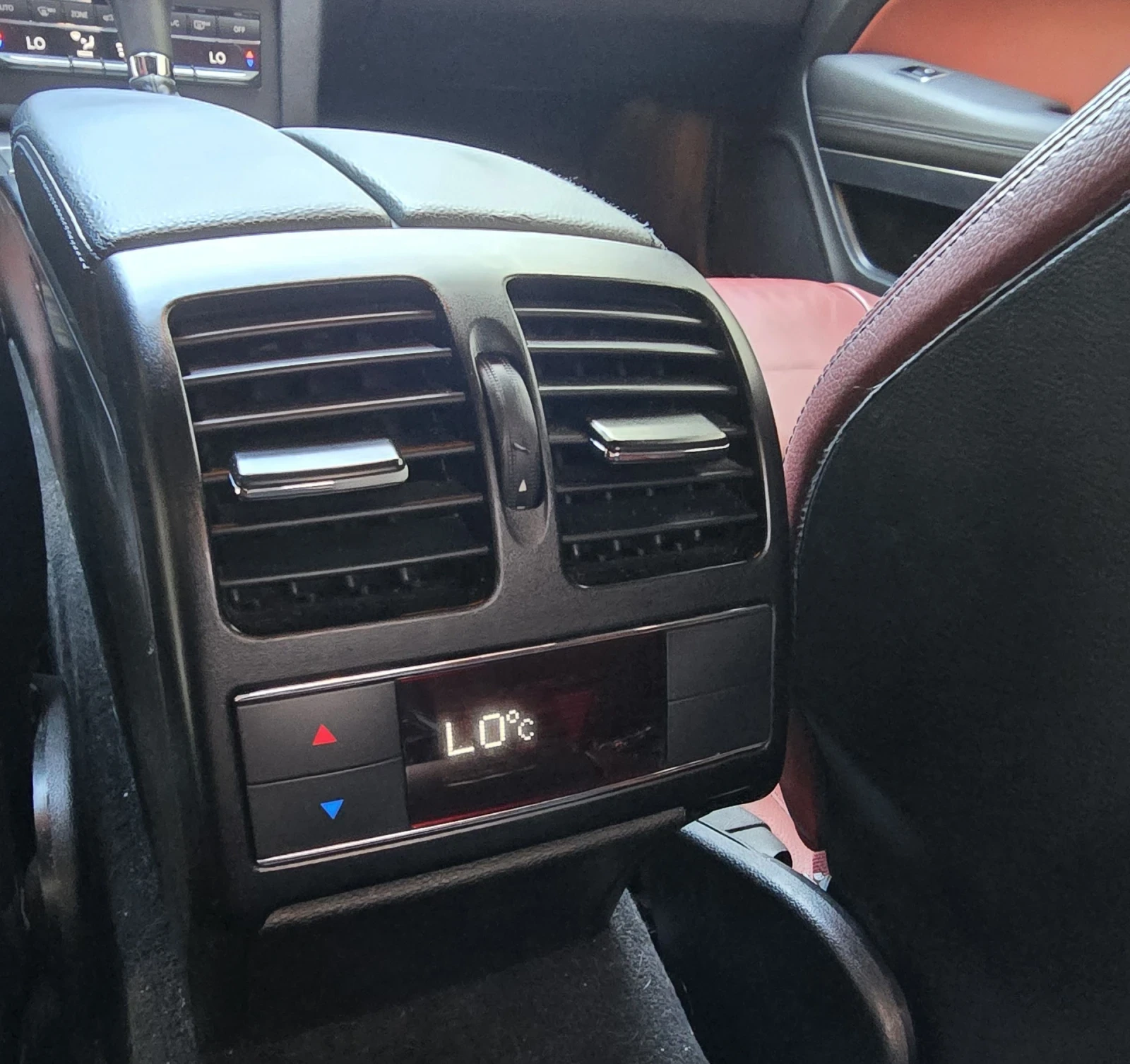 Mercedes-Benz E 350 AMG/Keyless, снимка 16 - Автомобили и джипове - 54098266