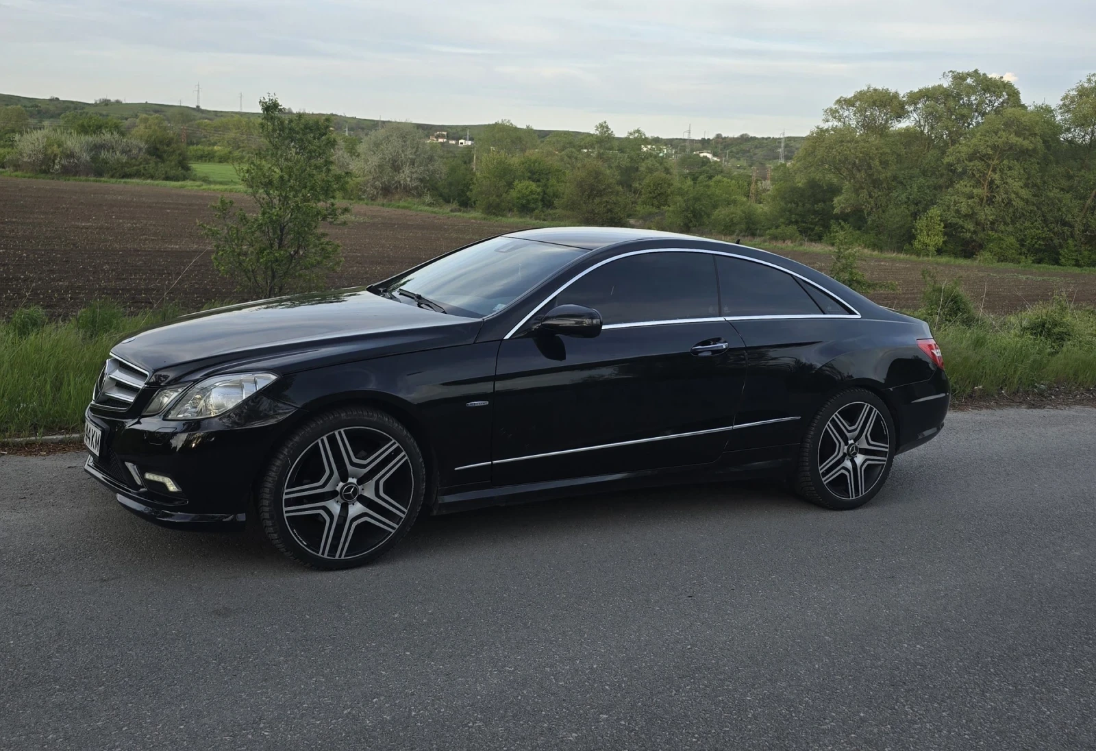 Mercedes-Benz E 350 7G/AMG/Keyless, снимка 4 - Автомобили и джипове - 54369856