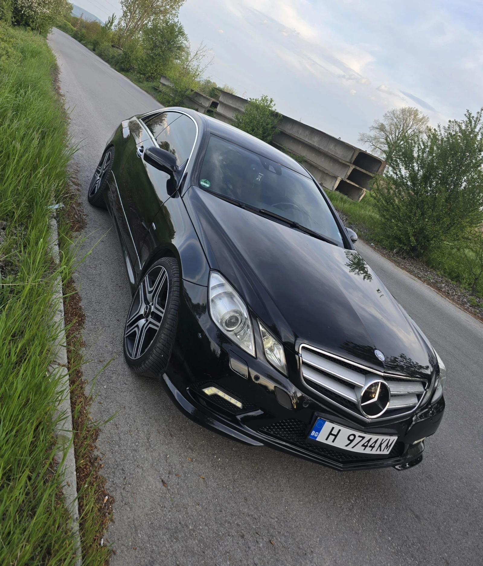 Mercedes-Benz E 350 7G/AMG/Keyless, снимка 3 - Автомобили и джипове - 54369856