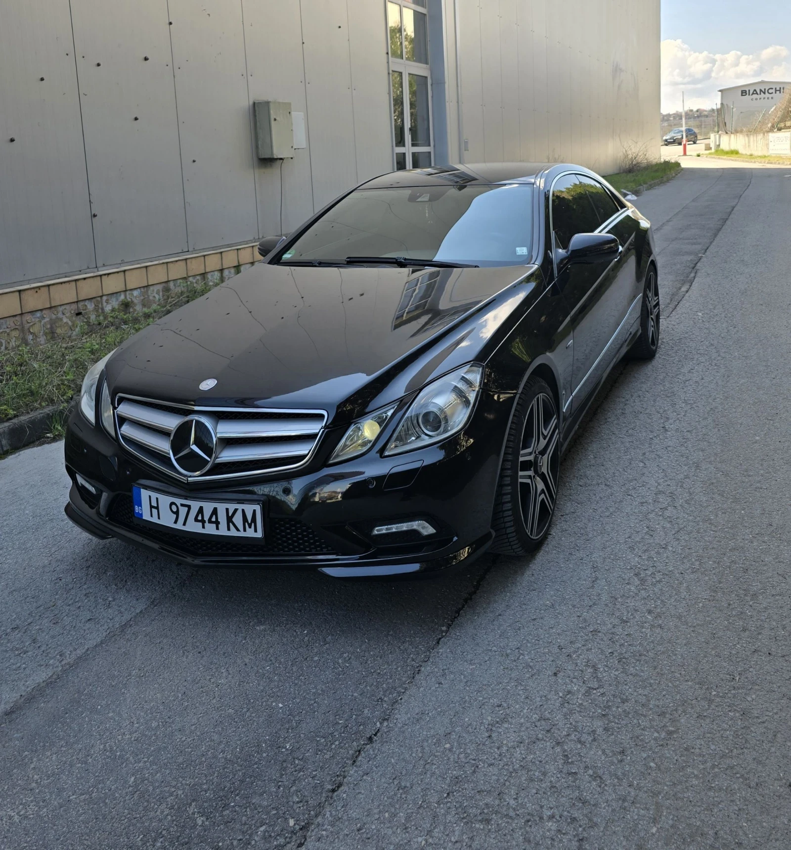Mercedes-Benz E 350 AMG/Keyless, снимка 3 - Автомобили и джипове - 54098266
