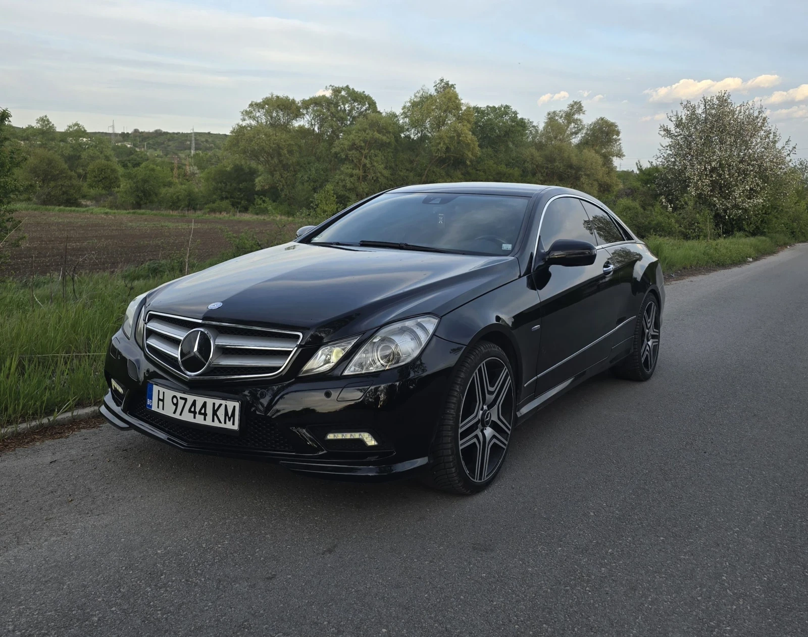 Mercedes-Benz E 350 7G/AMG/Keyless, снимка 2 - Автомобили и джипове - 54369856