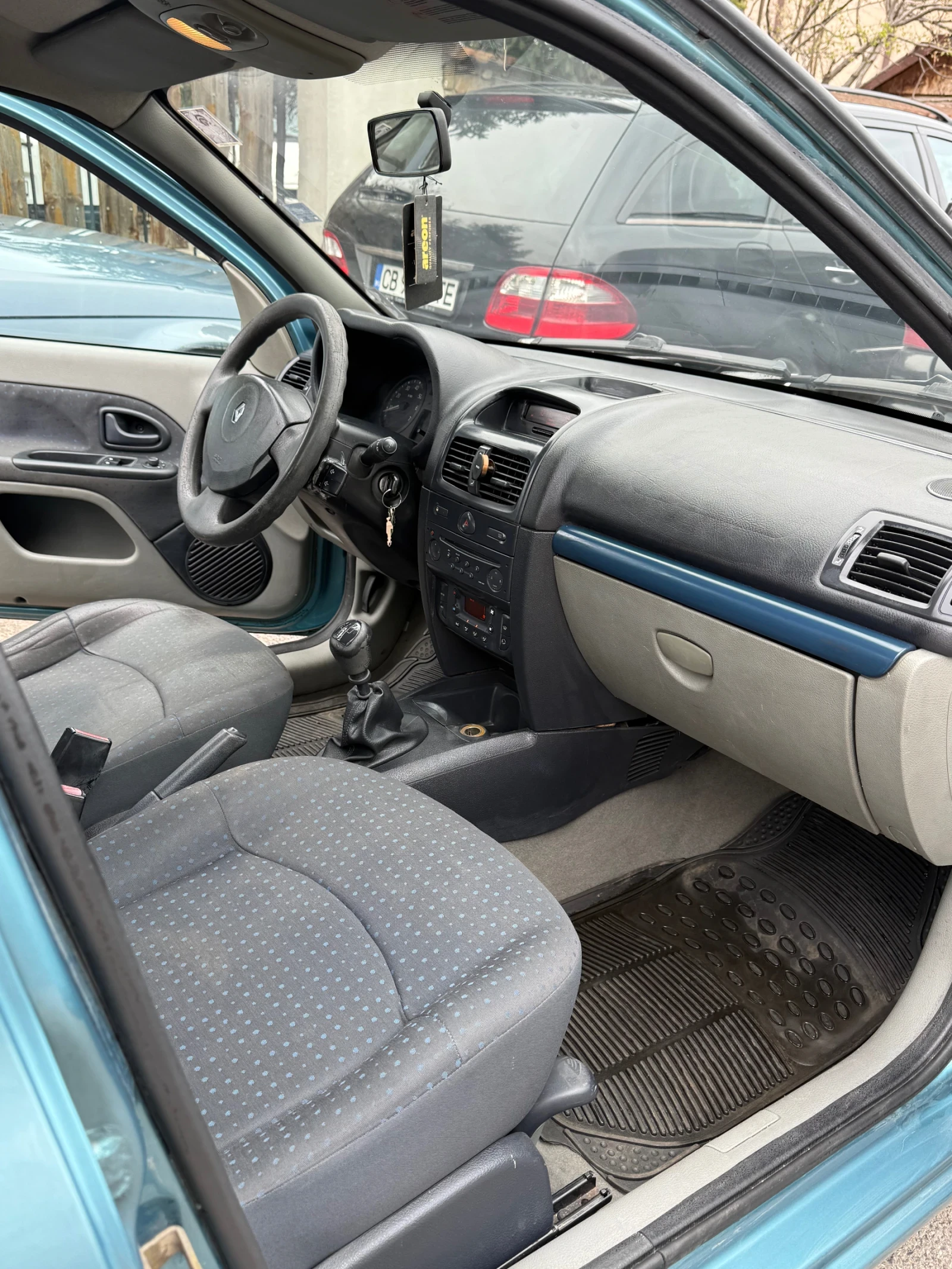 Renault Clio, снимка 10 - Автомобили и джипове - 54146519