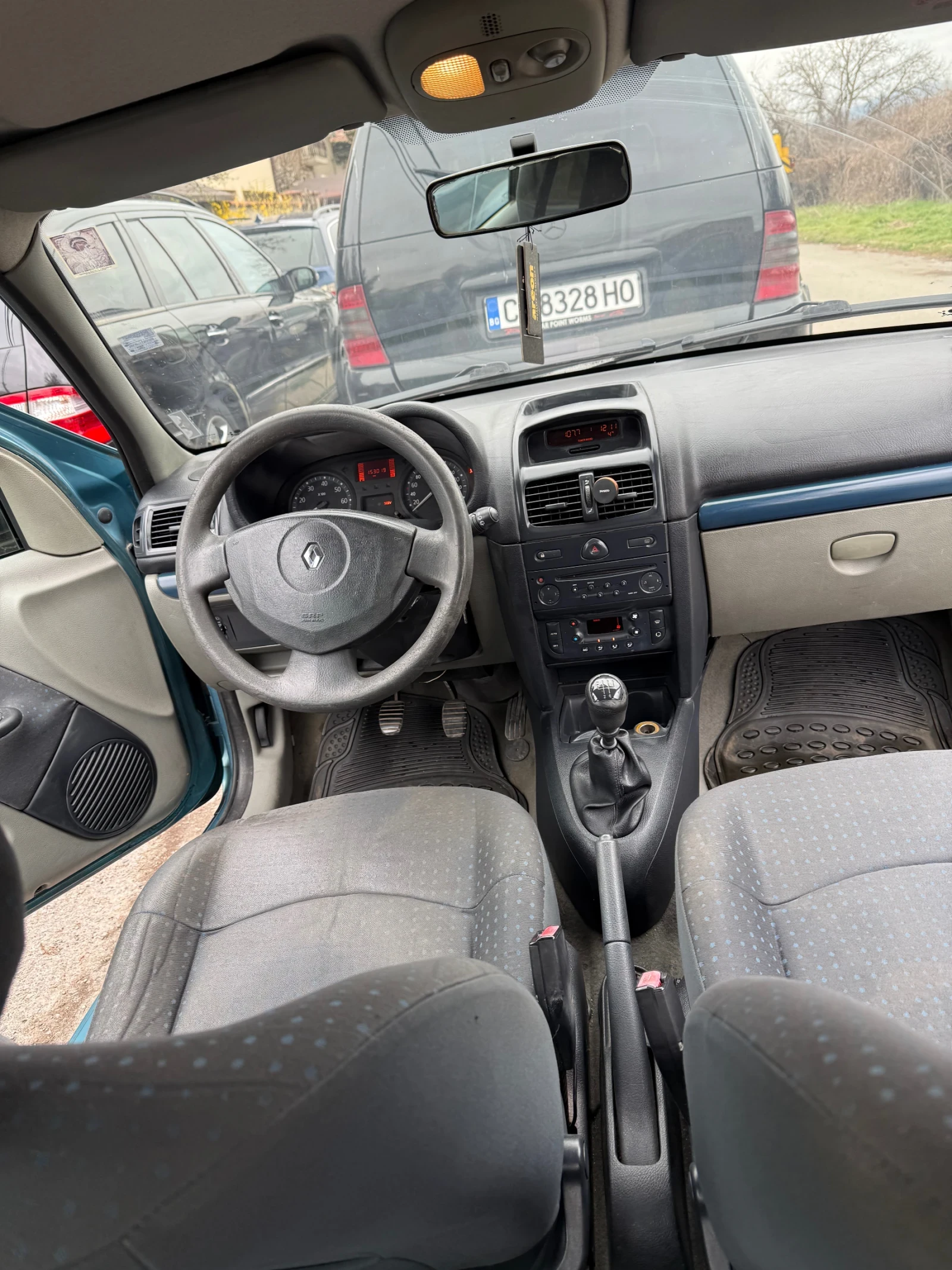 Renault Clio, снимка 8 - Автомобили и джипове - 54146519