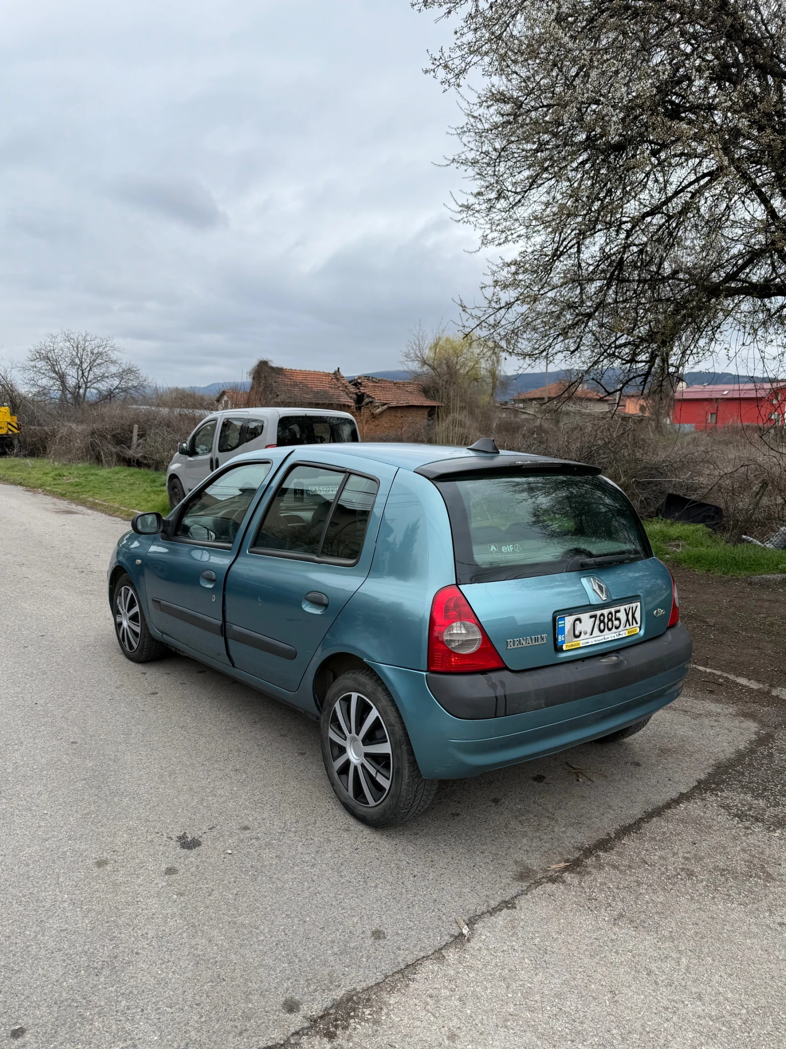 Renault Clio, снимка 6 - Автомобили и джипове - 54146519